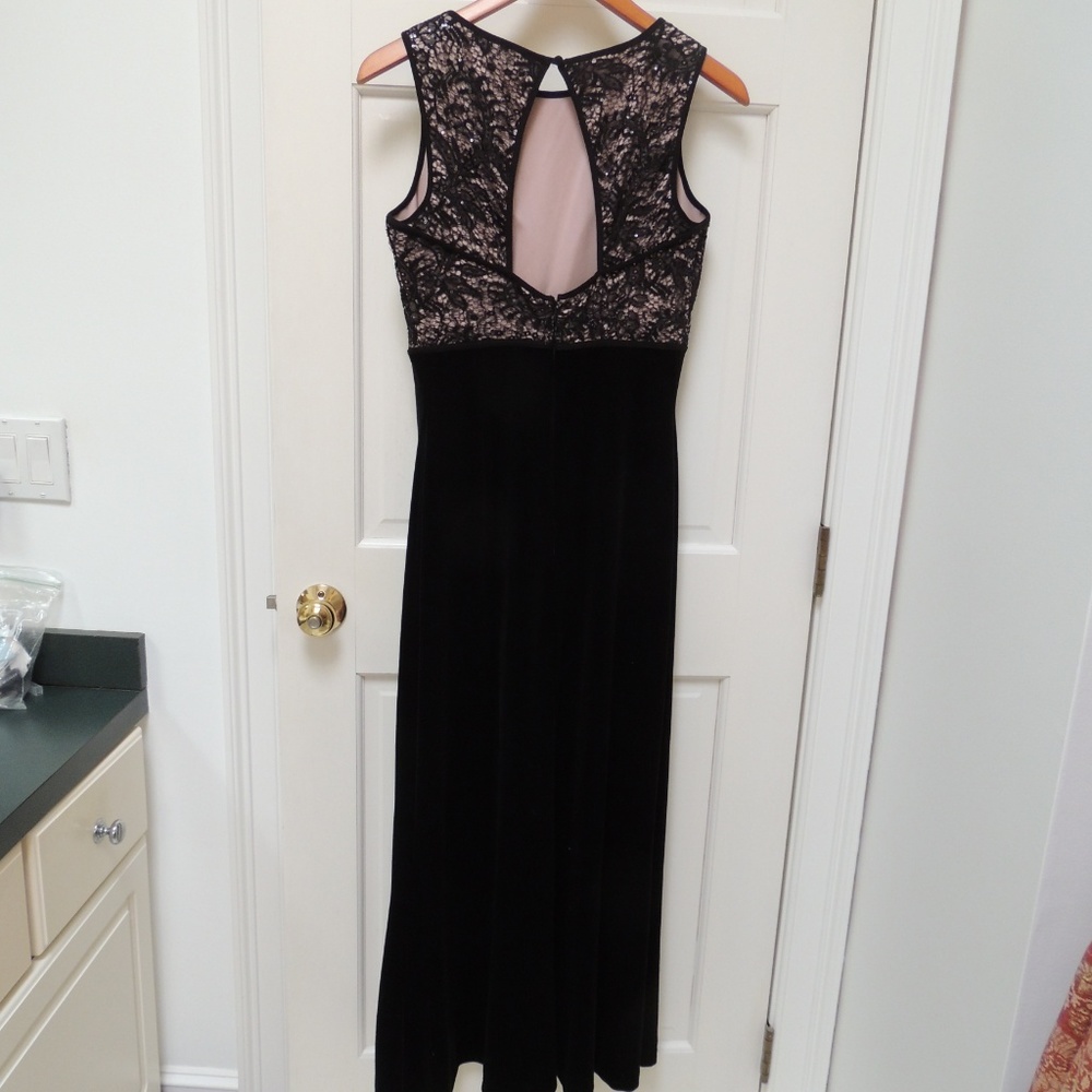 Velvet & Lace Dress OBO - Picture 2 of 8